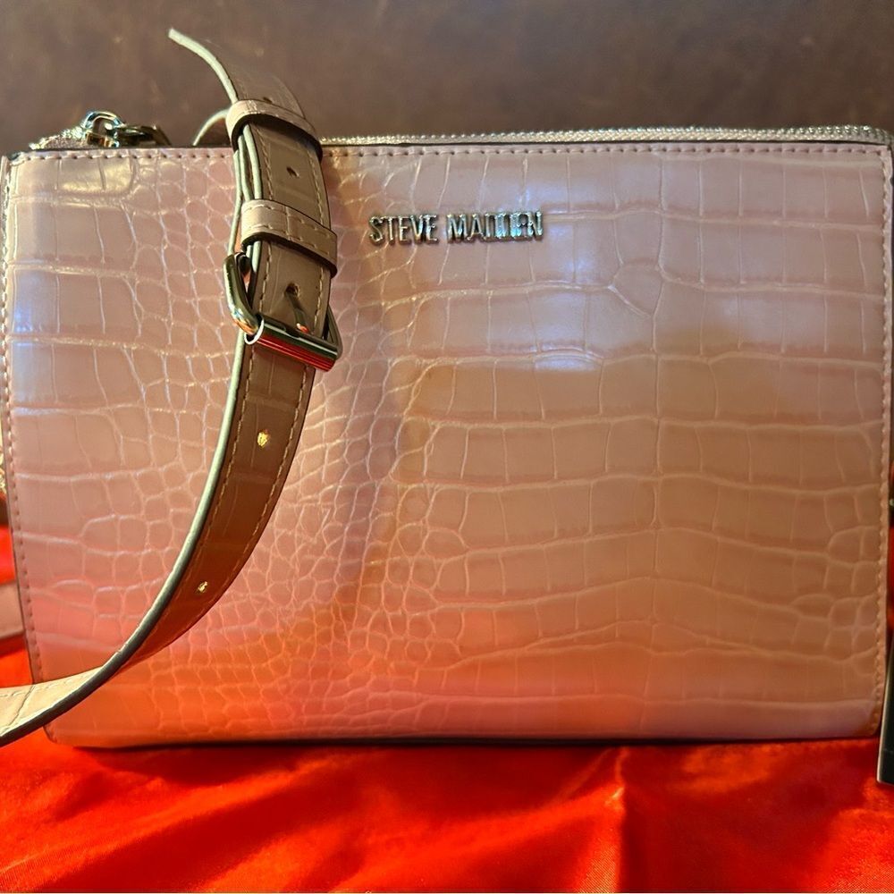 Steve Madden light pink crossbody bag. New with tags!